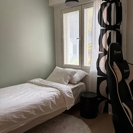 Apartment Spacious Family With Sauna & Free Parking Near Scv