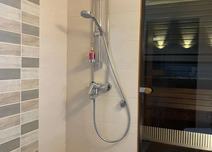 Spacious Family With Sauna & Free Parking Near Scv ロヴァニエミ